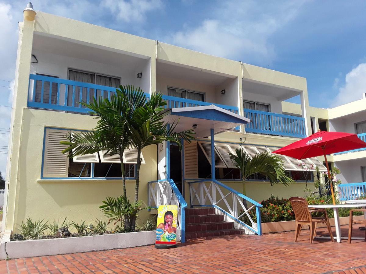 Carib Blue Apartments Oistins Exteriér fotografie