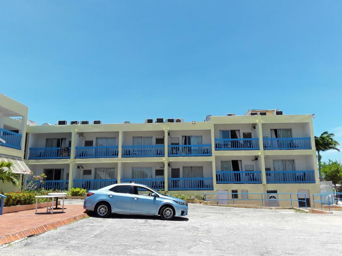 Carib Blue Apartments Oistins Exteriér fotografie